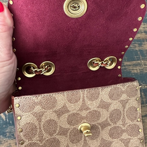 Coach Signature Madison Shoulder Bag 16 With Rivets - Picture 7 of 16